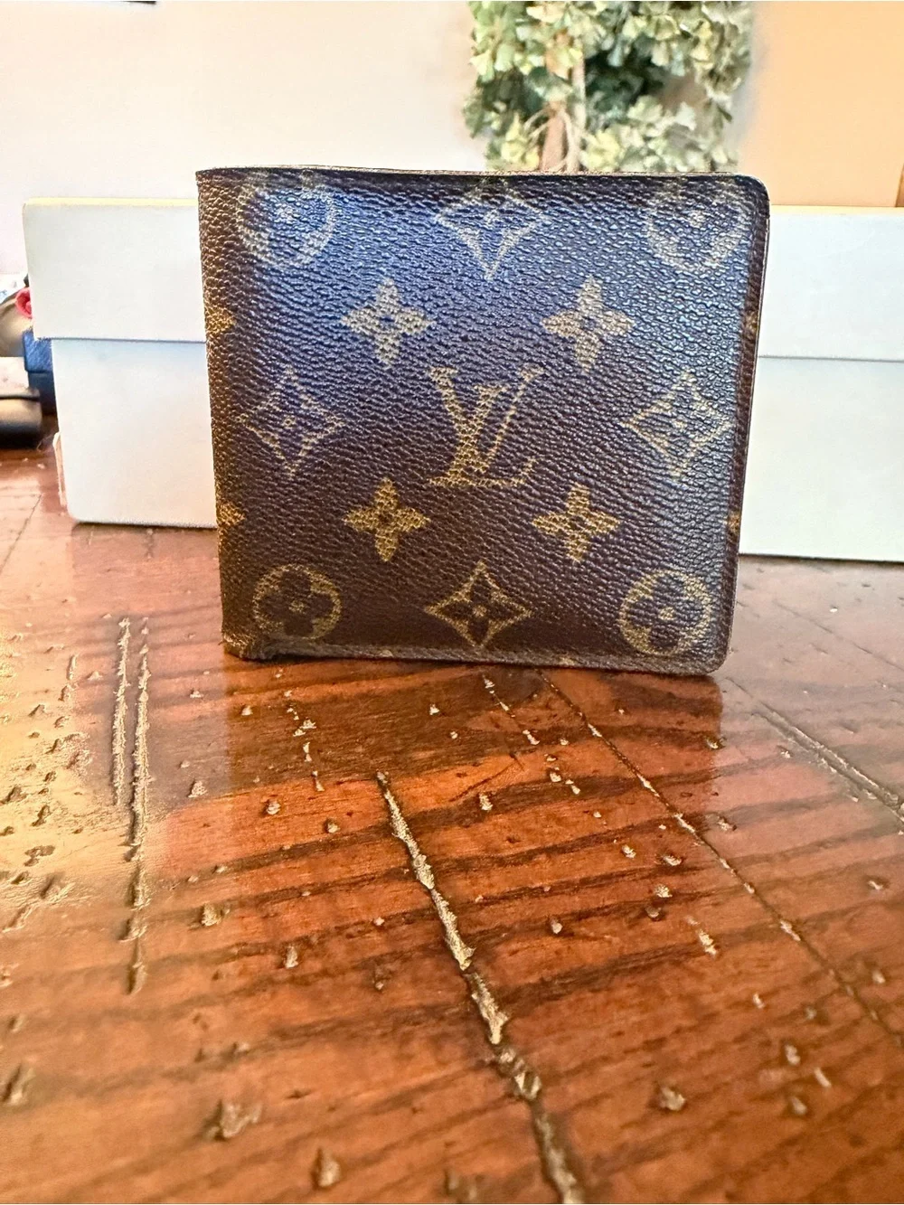 Authentic Men’s Louis Vuitton Monogram Canvas Wallet in Brown and Gold